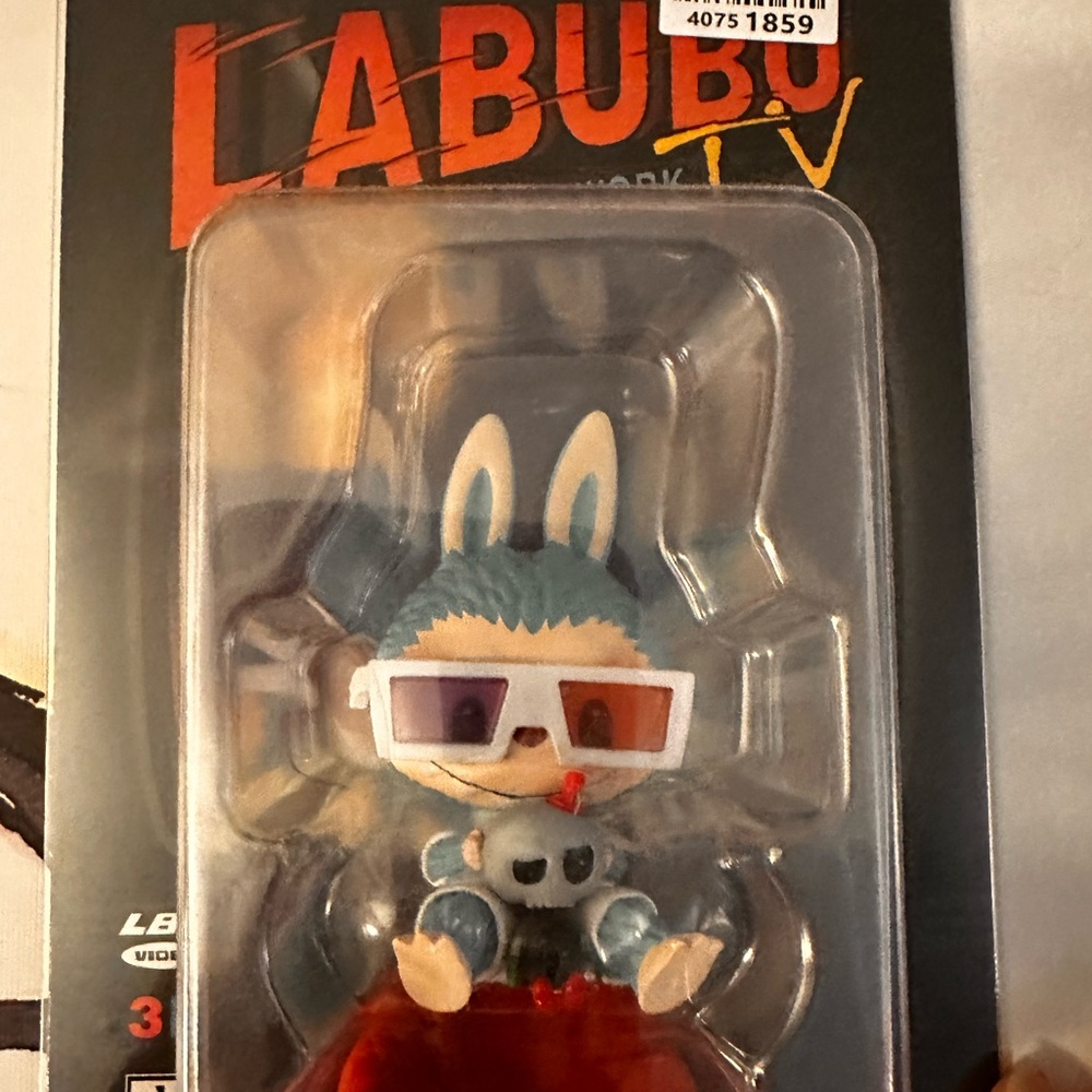 RARE TV Labubu POP MART x How2Work The Monsters Hang Card - Picture 5 of 5